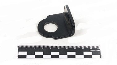 Скоба левая натяжителя приводной цепи XR250